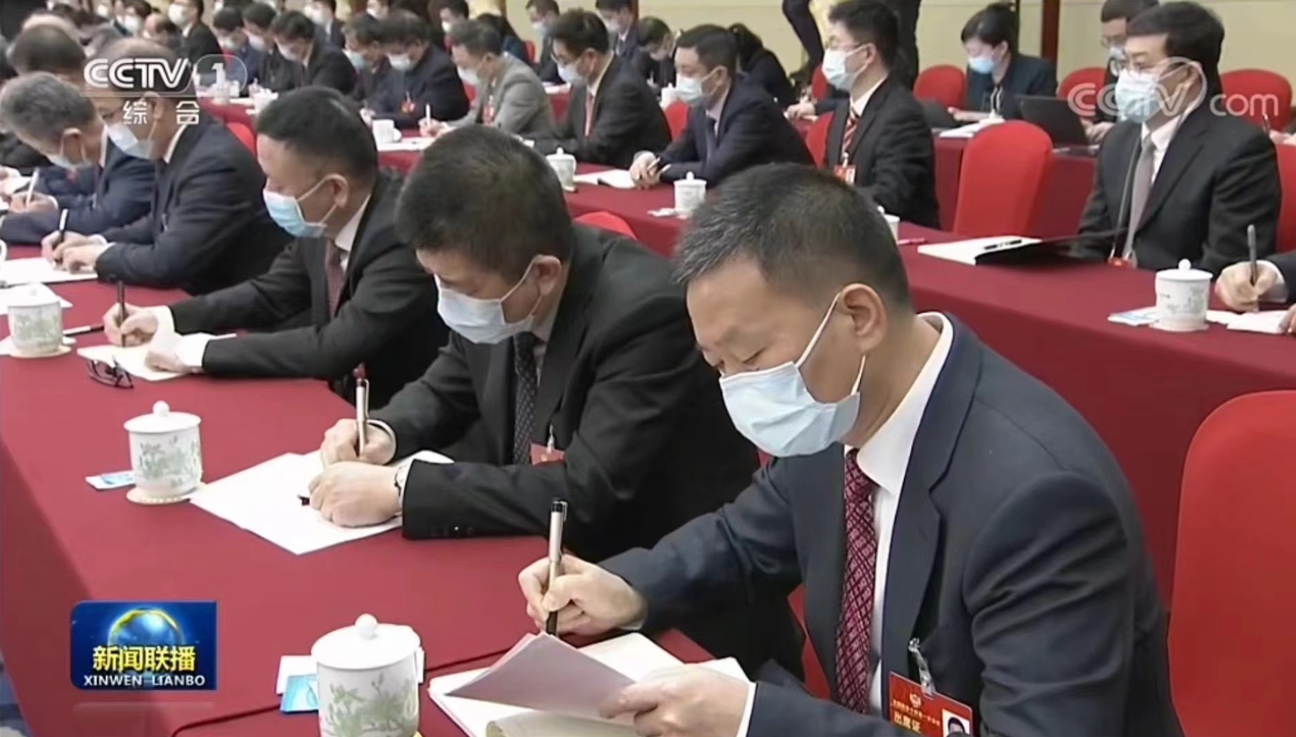 四川新闻联播｜费功全委员：肩负社会责任 促进共同富裕